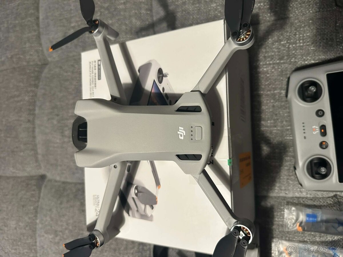Dron DJI MINI 3 FLY MORE COMBO (DJI RC) - 3