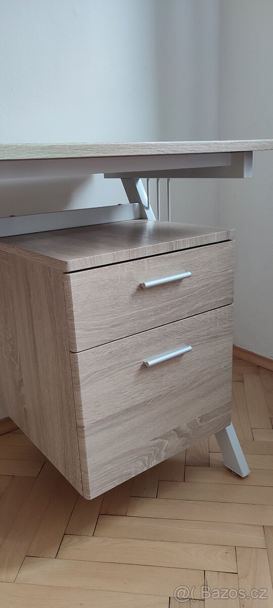 Psací stůl a ergonomická židle - 3