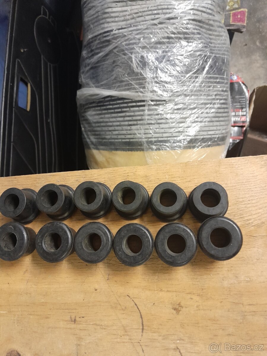 OCTAVIA,FELICIA,SPARTAK - 3