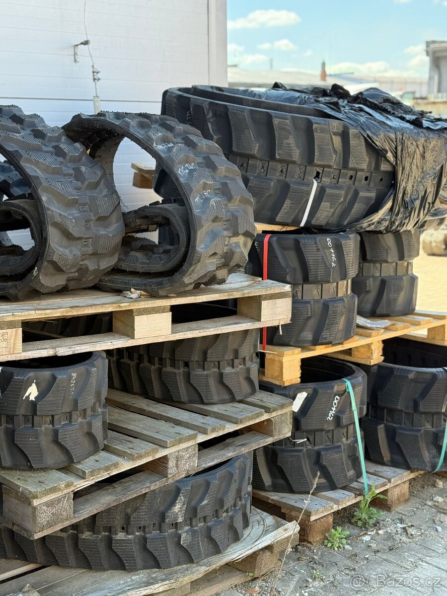 Gumové pásy na minibagre - 3