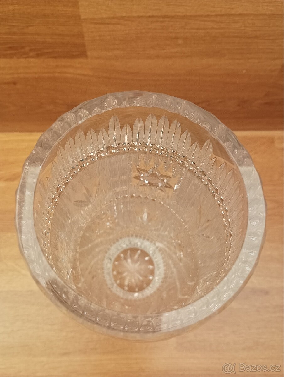 Broušená váza - 3