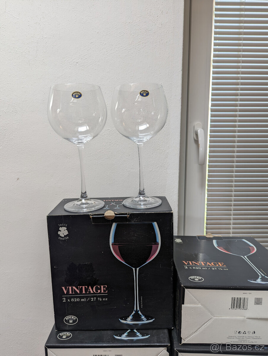 Vinné skleničky (Velké) s krabici (Bílý satenový vnitřek) - 3