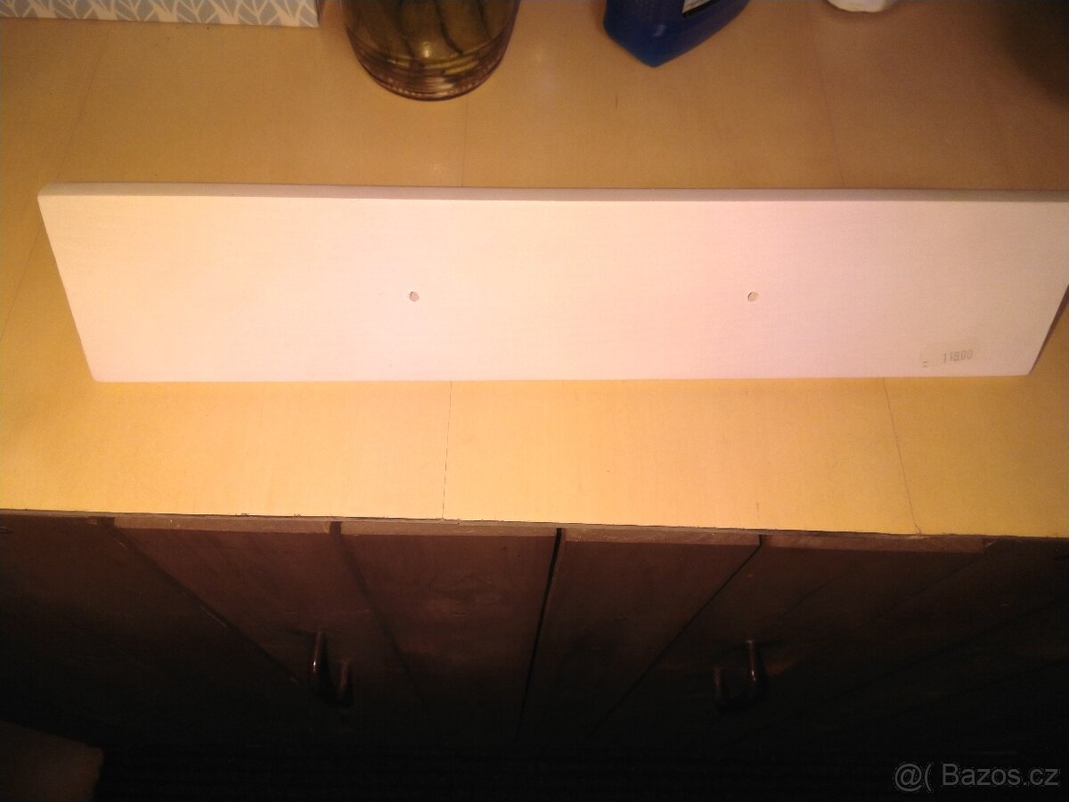 Dřevěný bílý věšák na tři věci - 3