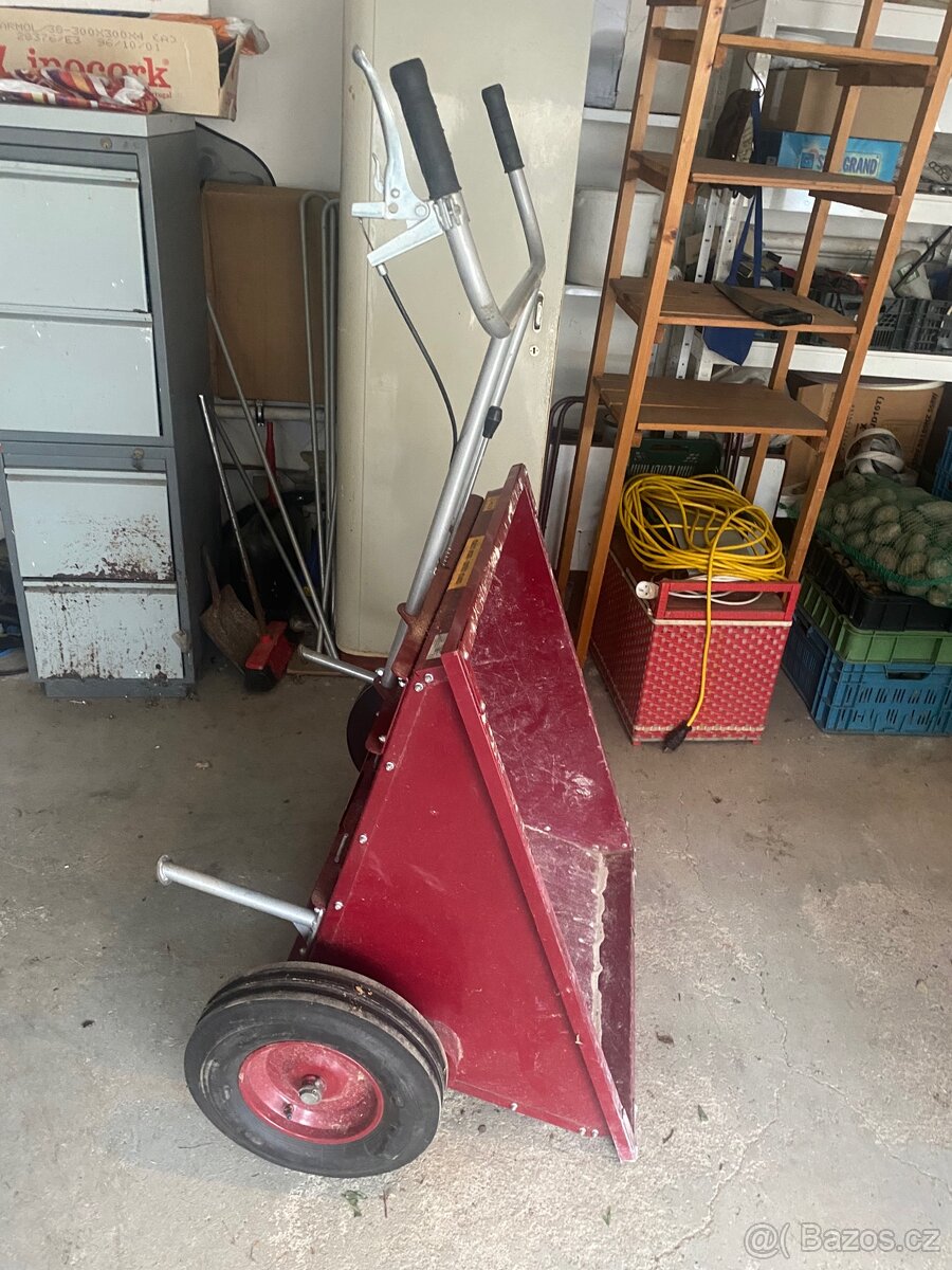 Posypový vozík na kompostu - 3