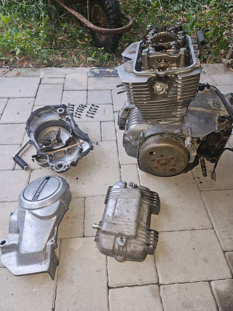 Motor Honda CB400N - 3