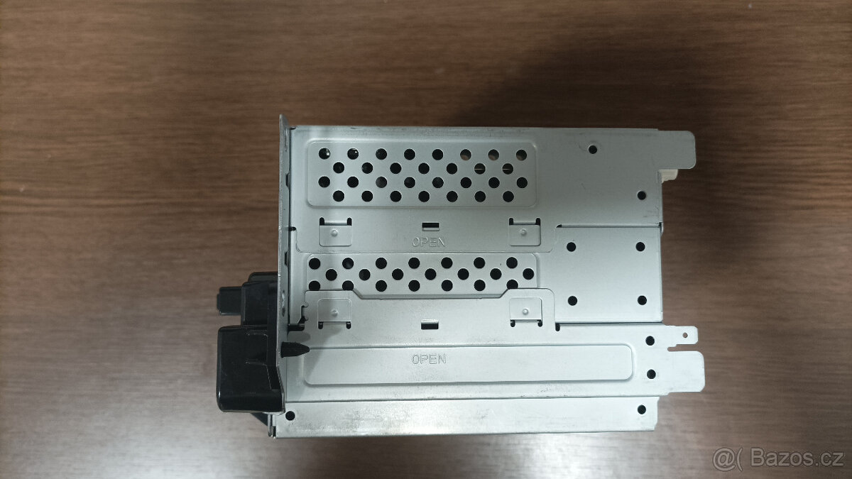 jednotka uConnect 8.4 RE2 - 3