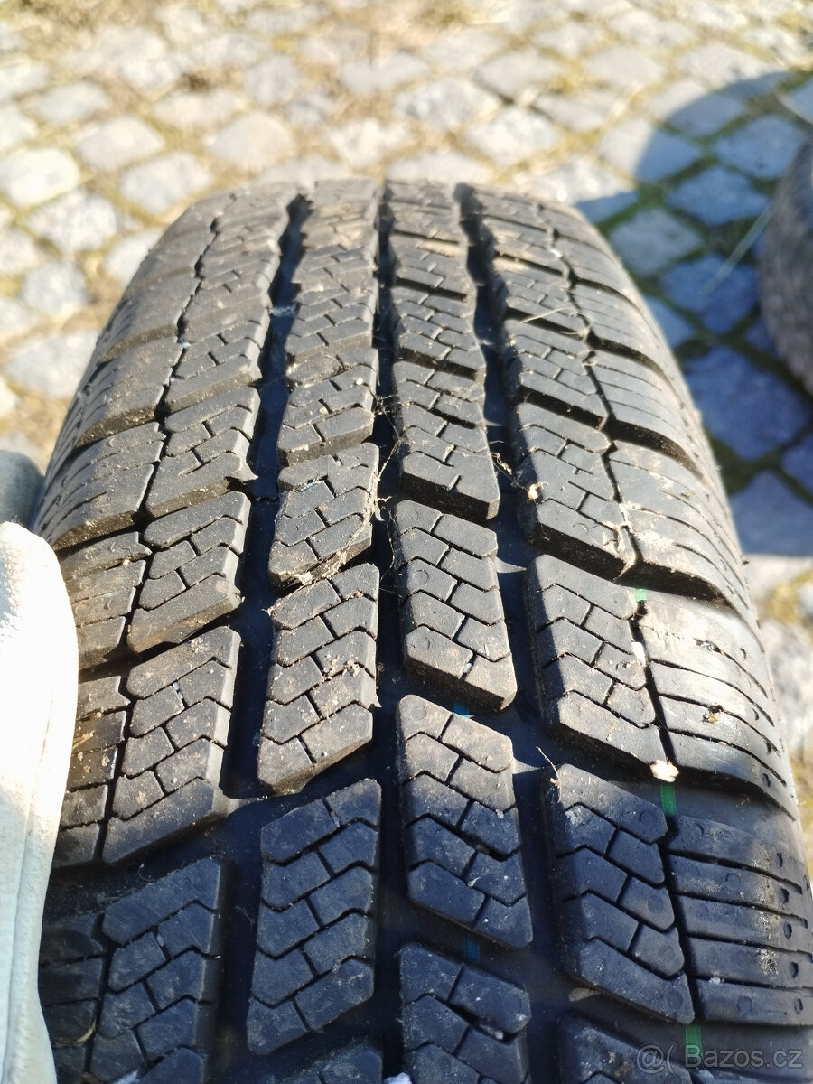 Pneu 155/70 R13 - 3