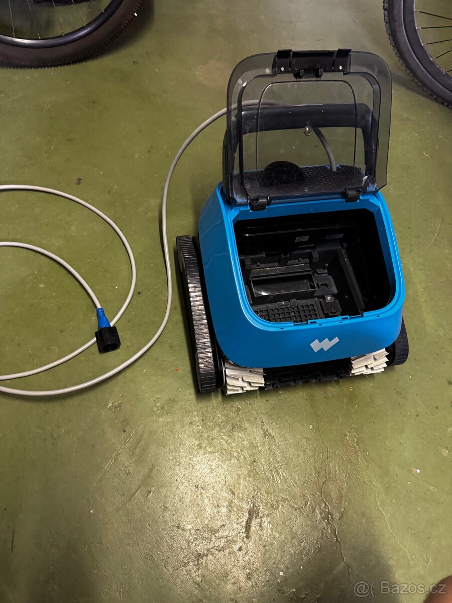 Automatický vysavač azuro warrior - 3