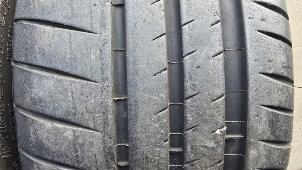 Letní pneu 265/35/19 Michelin - 3