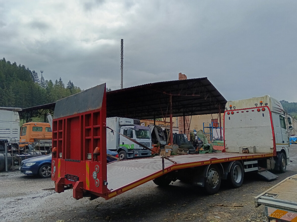 DAF XF 105.460 PŘEPRAVNÍK STROJŮ A VOZIDEL -14 T