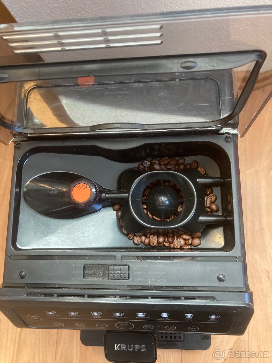 Kávovar Krups EA897 - 3