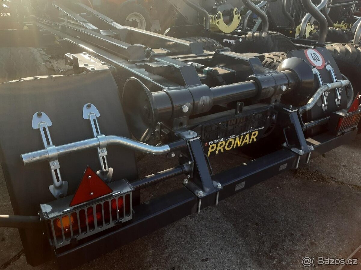 Traktorový nosič kontejnerů PRONAR T 185 ihned k odběru - 3