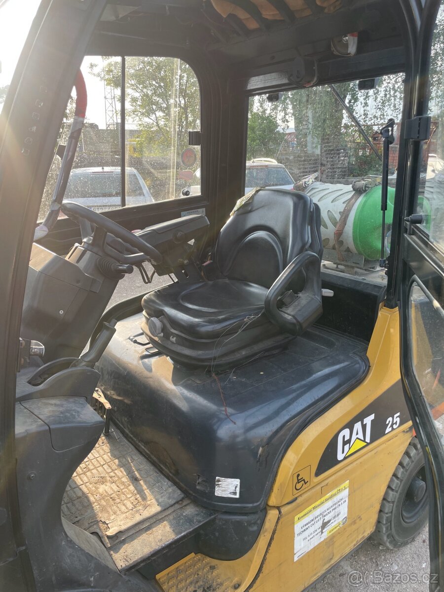 Caterpillar GP25 N - 3