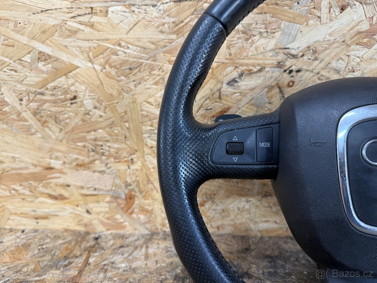 KOMPLETNÍ KOŽENÝ VOLANT S PÁDLY AUDI Q7 4L - 3
