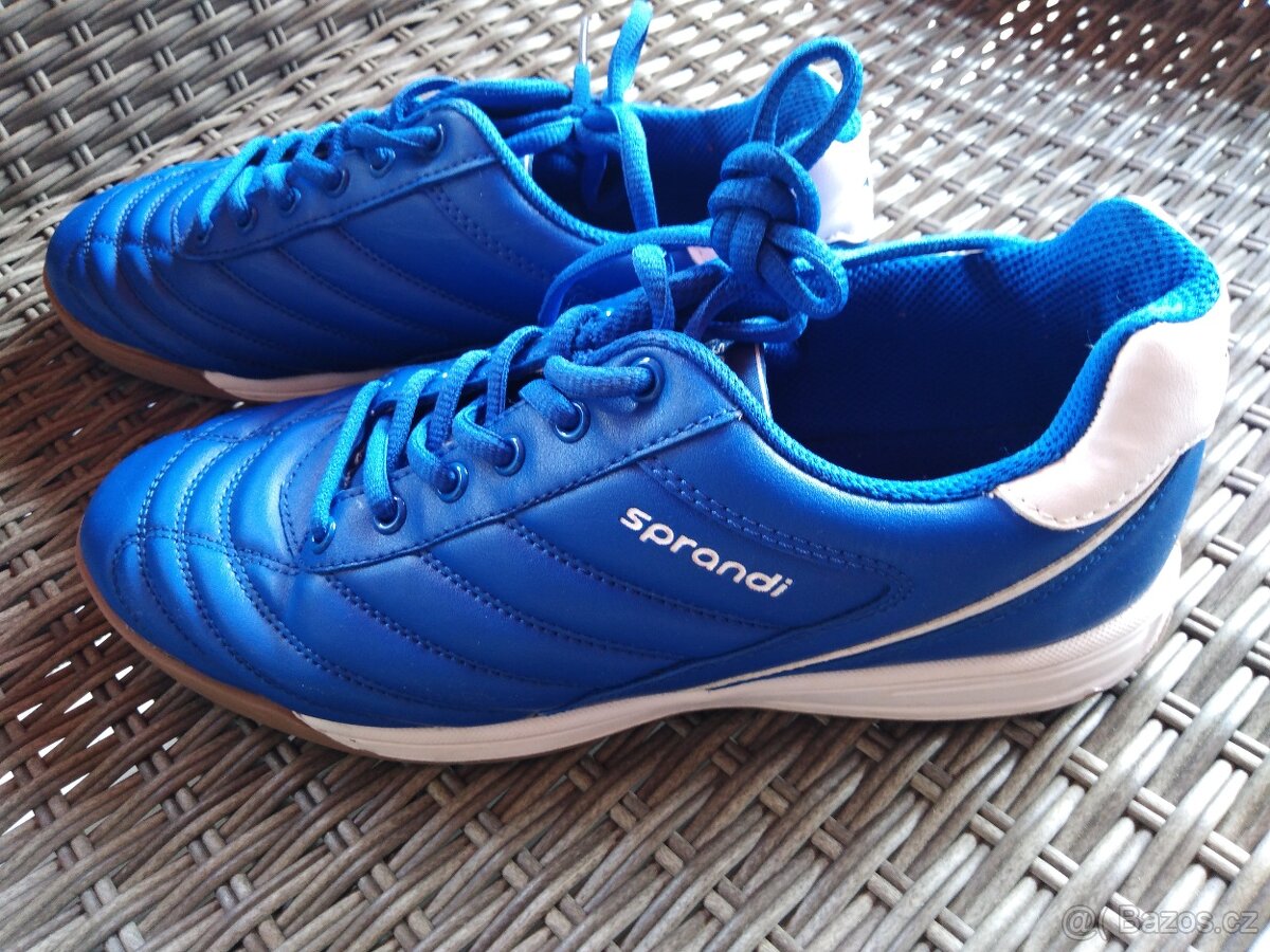 Sálová obuv značka Sprandi, velikost 41 - 3