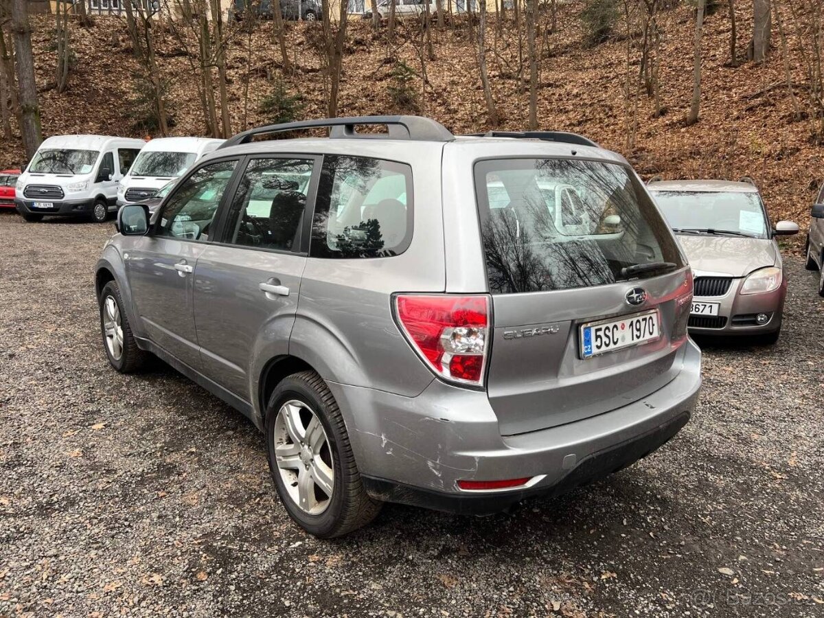 Subaru Forester 2.0i 110kW 4x4 automat klima tempomat 164tkm - 3