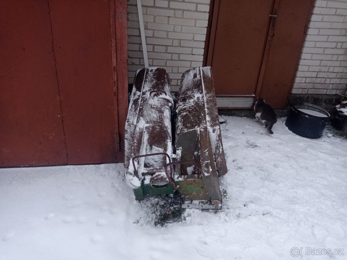 Blatníky Zetor 25 A - 3