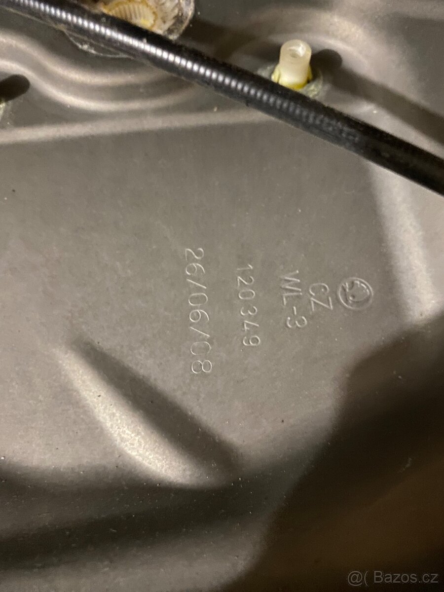 Škoda Superb II, Stahovačka okna řidič - přední levá - 3