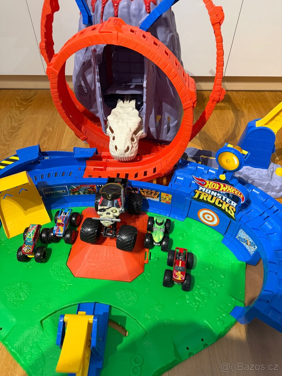 Hotwheels Monster Trucks dráha - 3
