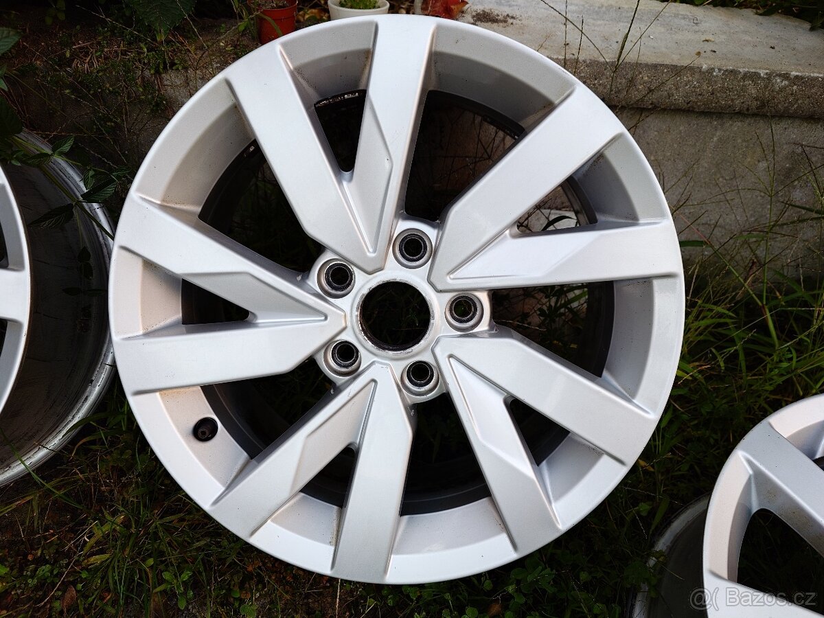 Volkswagen Passat 5x112 R16 6.5J - 3