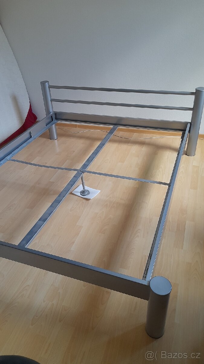 Kovová manželská postel - 3