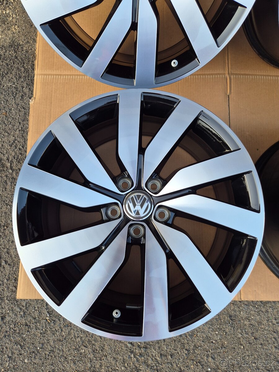 5x112 r18 Originál Vw Passat B8-Rline - 3