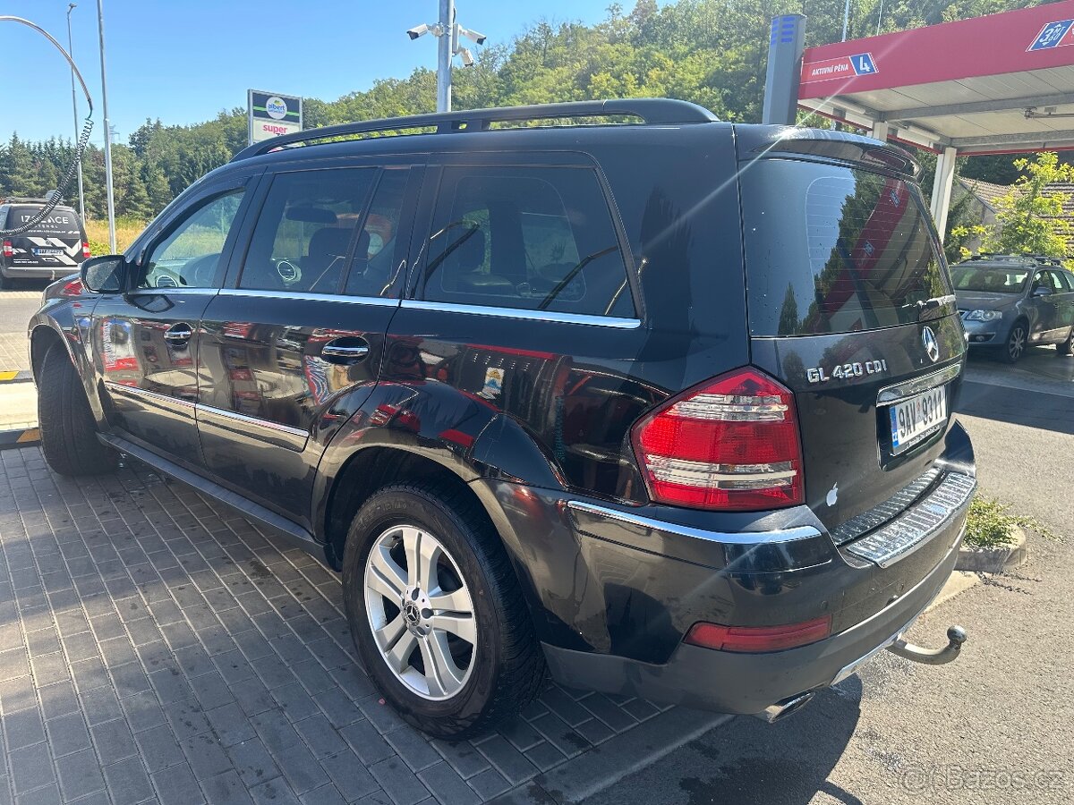 Mercedes GL 2009 rok - 3