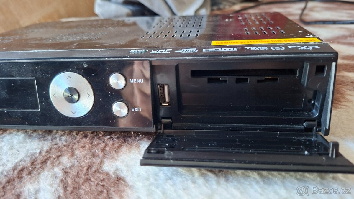 Satelitní přijímač Ferguson 7000 - 3