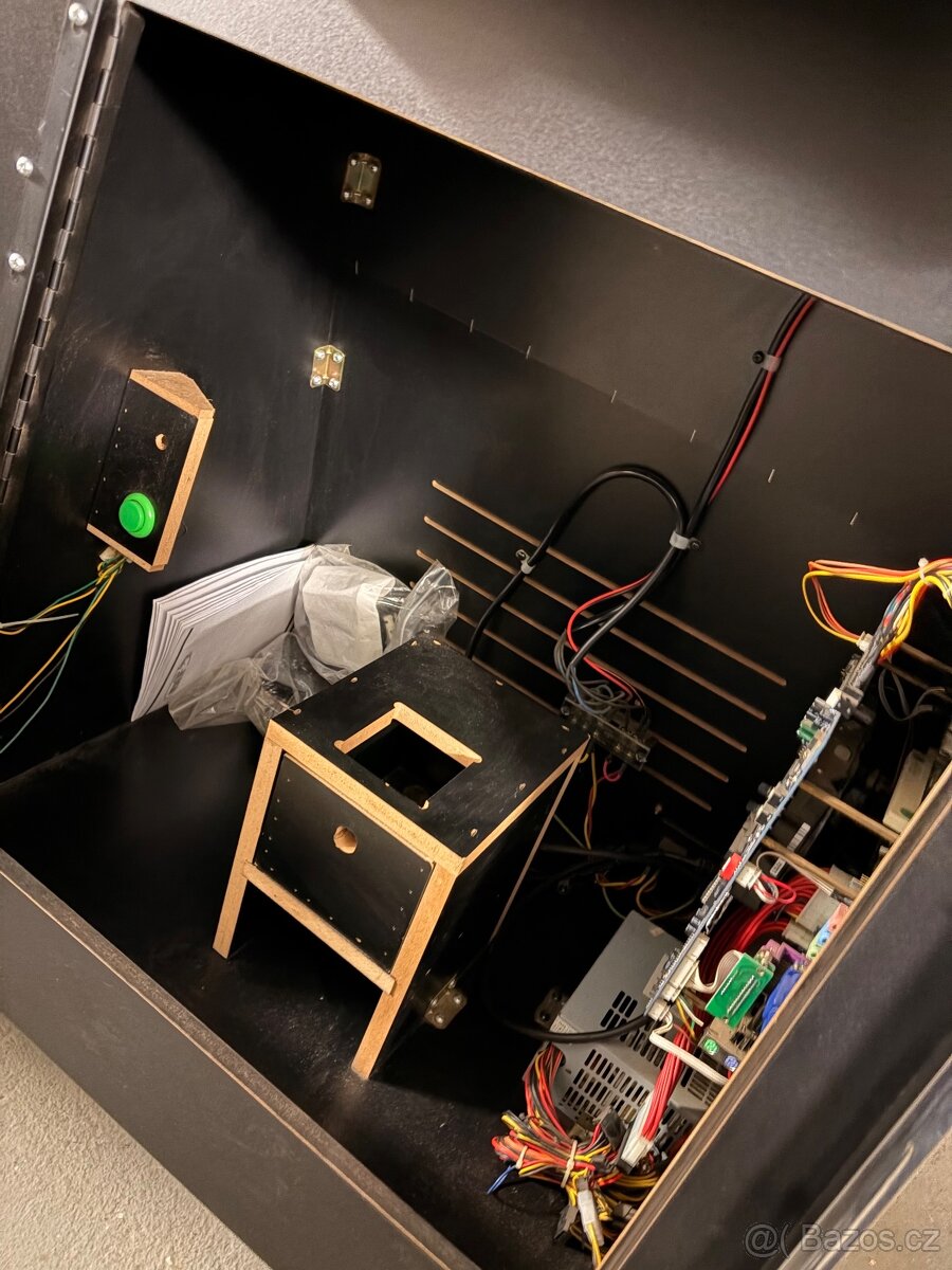 Arcade Automat herní automat Midway - 3