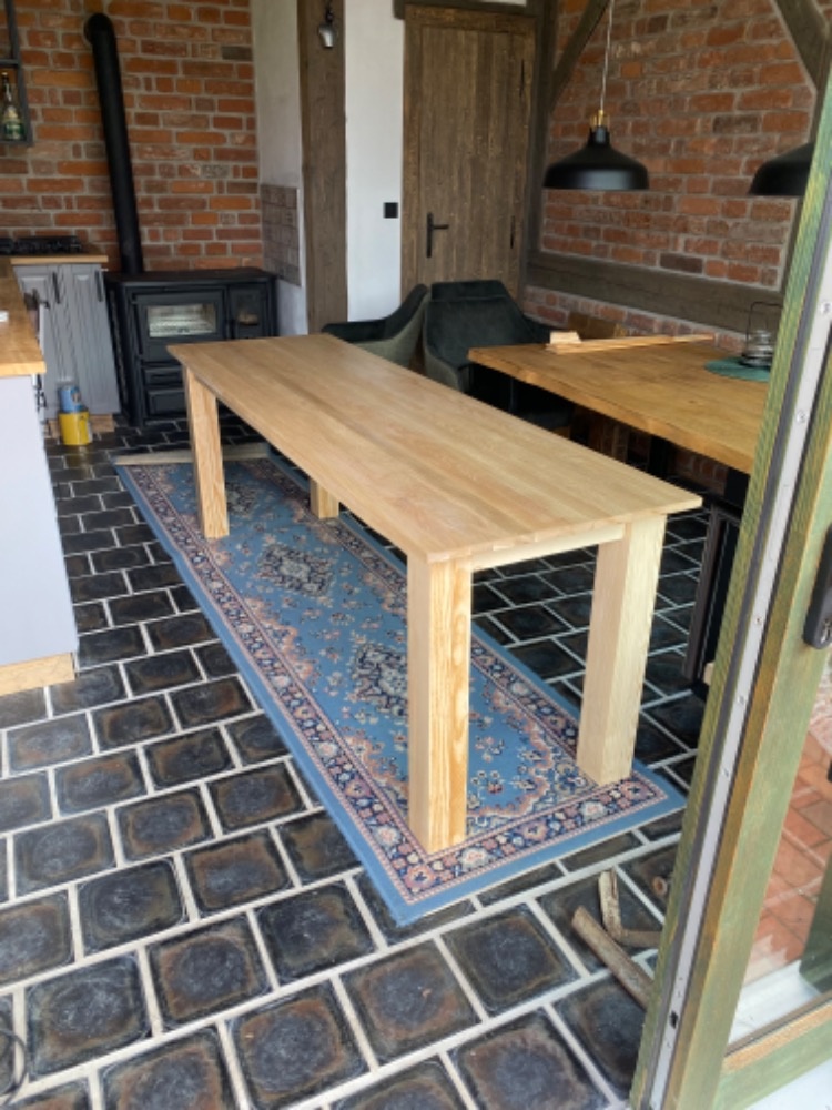 Dřevěný stůl s dubovou deskou v přírodní barvě dřeva - 3