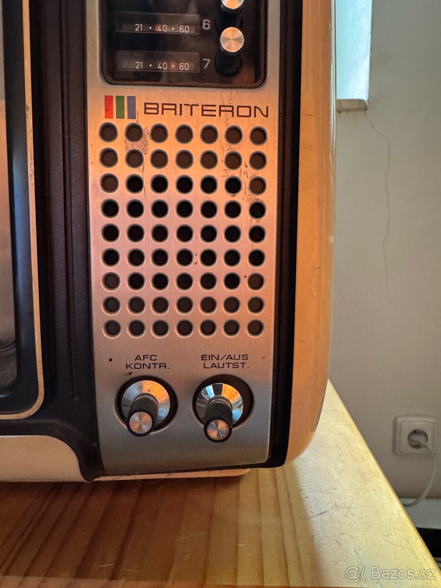 REZERVOVÁNO Barevný TV TOSHIBA rv 1973 - 3