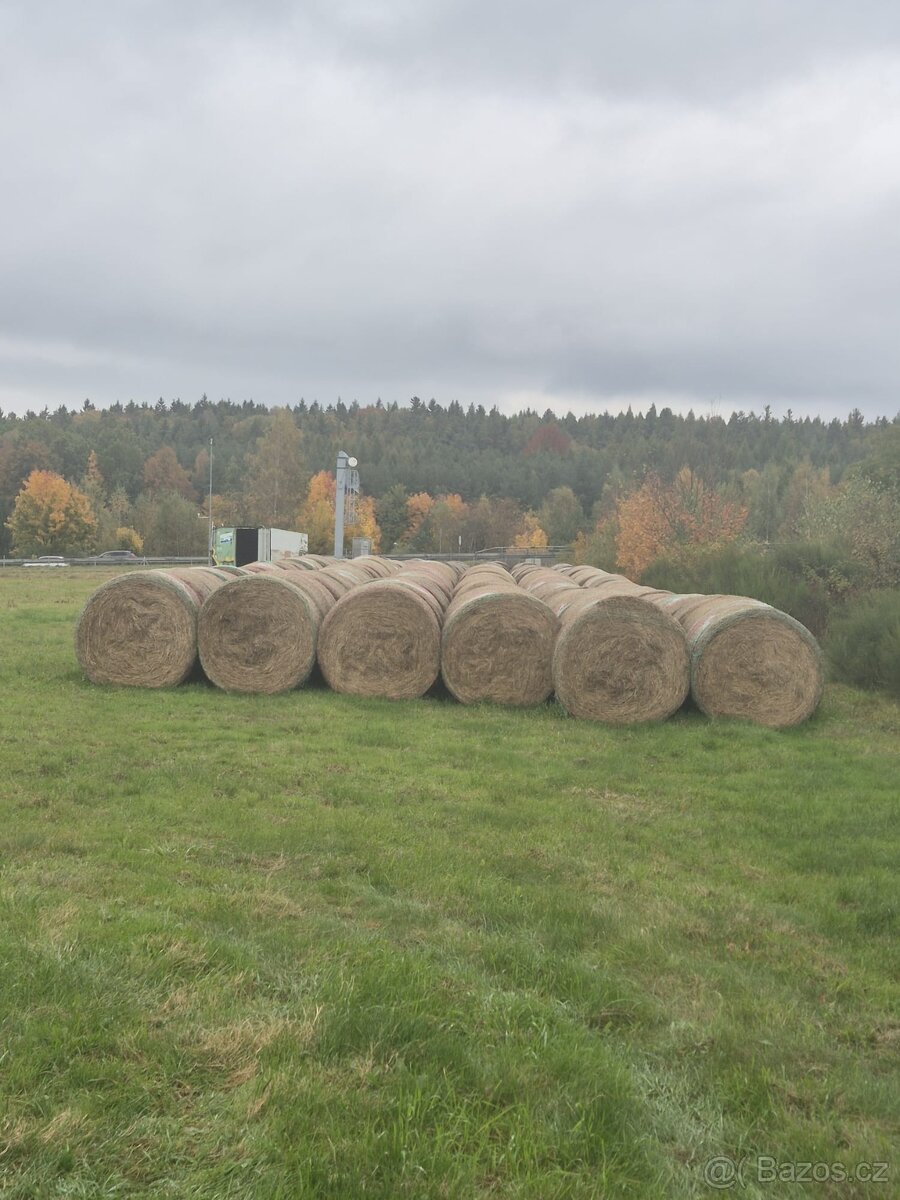 Kulaté balíky sena - 3