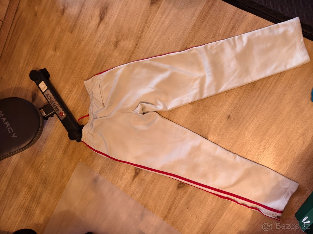 Tepláky Umbro vel.M - 3