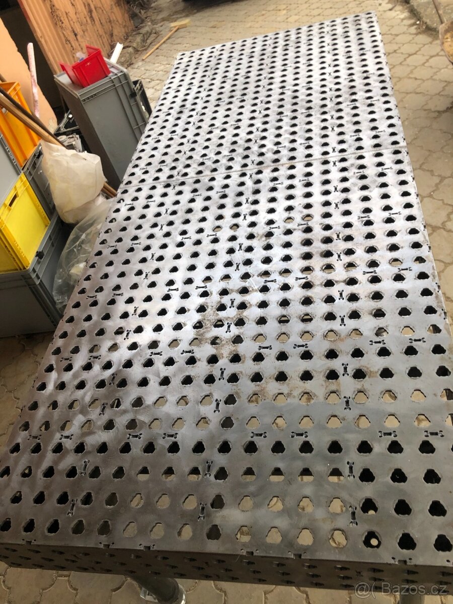 Svářecí stůl s výbavou - 3