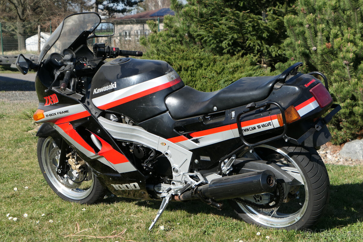 Kawasaki ZX10 - 3