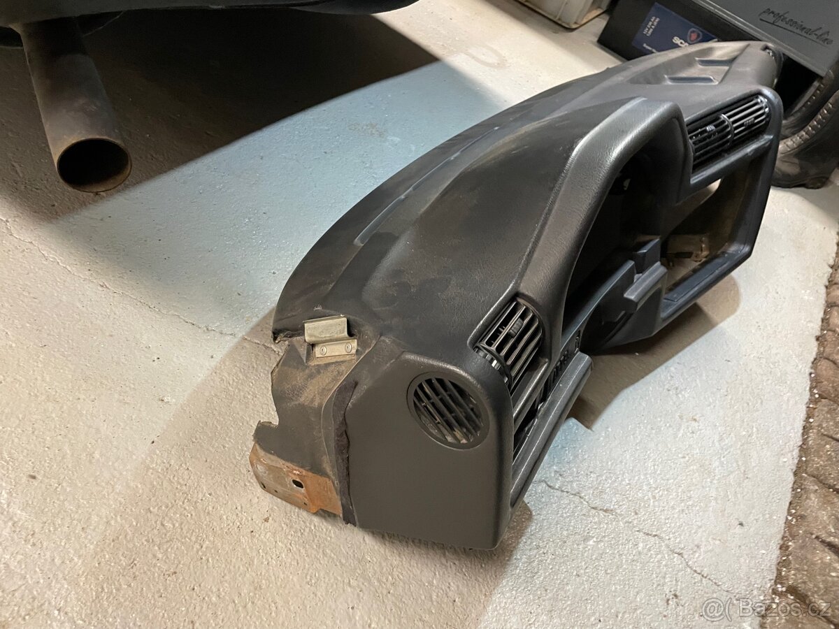 KOUPÍM NA BMW E30 palubní desku - 3