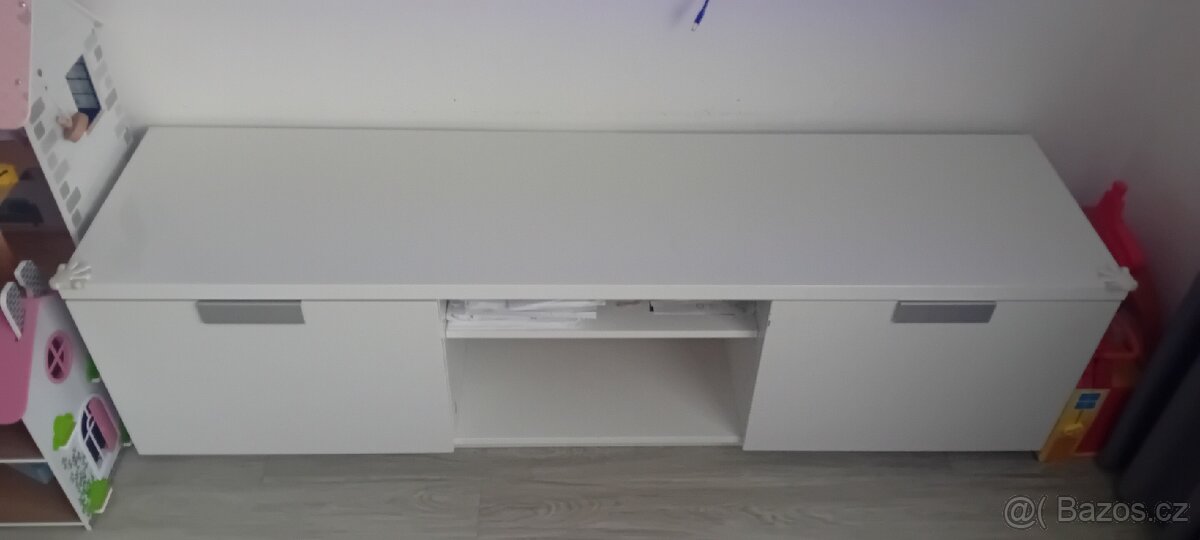 Televizní stolek - 3