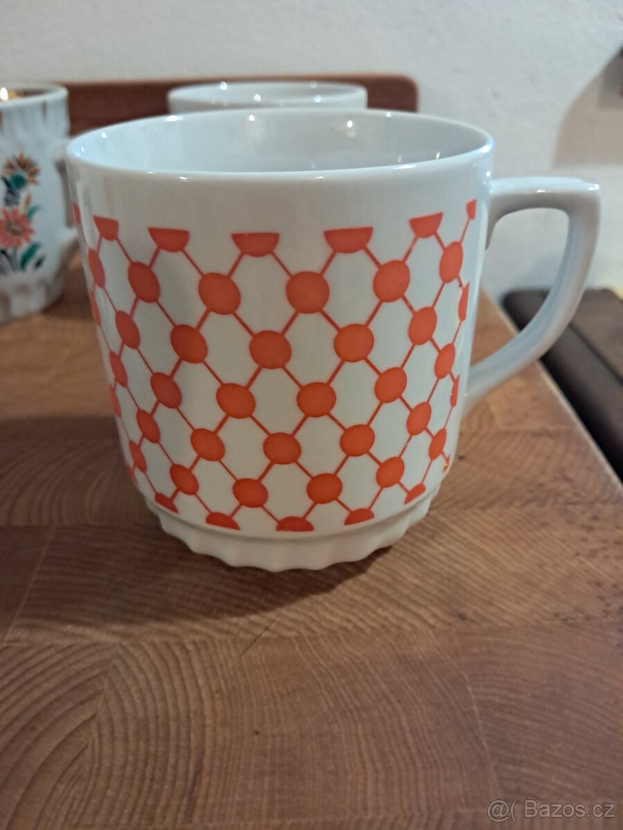 6x retro hrnek ......č2 - 3