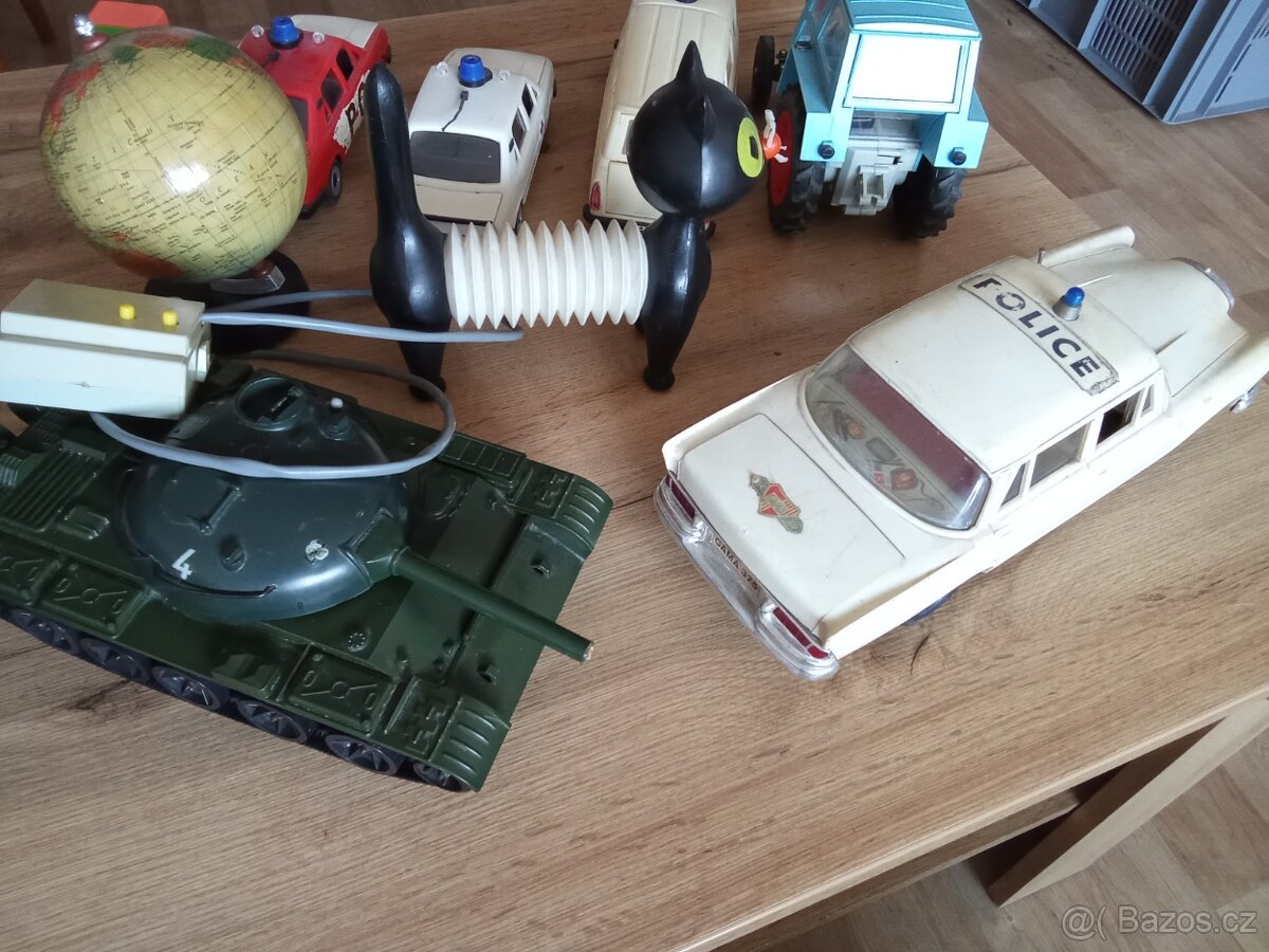 Staré hračky autíčka ITES, KDN... - 3
