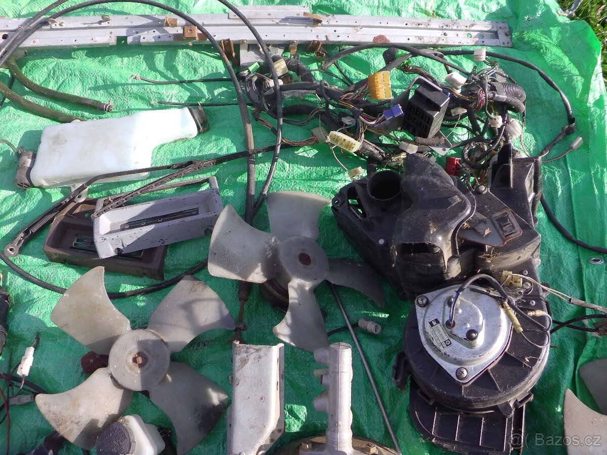 Subaru Libero E10, E12 mnoho dílů - 3