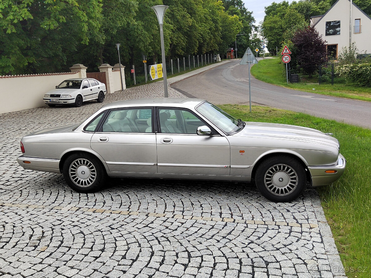 Jaguar XJ8, uloženka, nikdy nejeto v soli - 3