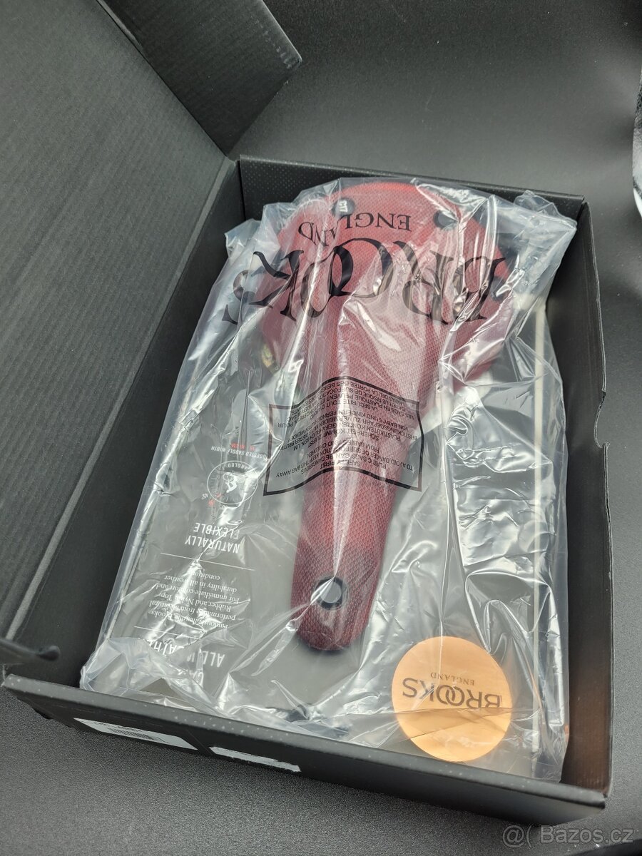 Sedlo Brooks Cambium C17 All Weather, červená barva, nové - 3