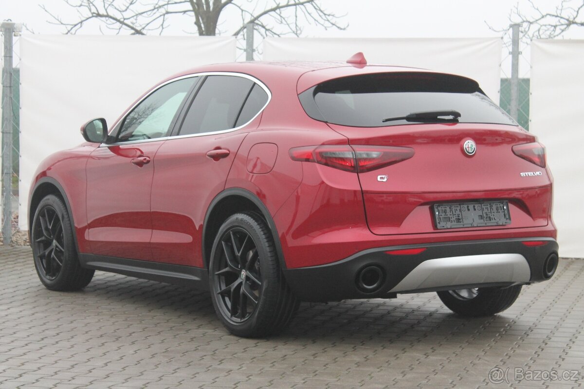 Alfa Romeo Stelvio 2.2JTD 154kW¨Q4¨ACC¨KEYLESS¨KAMERA - 3