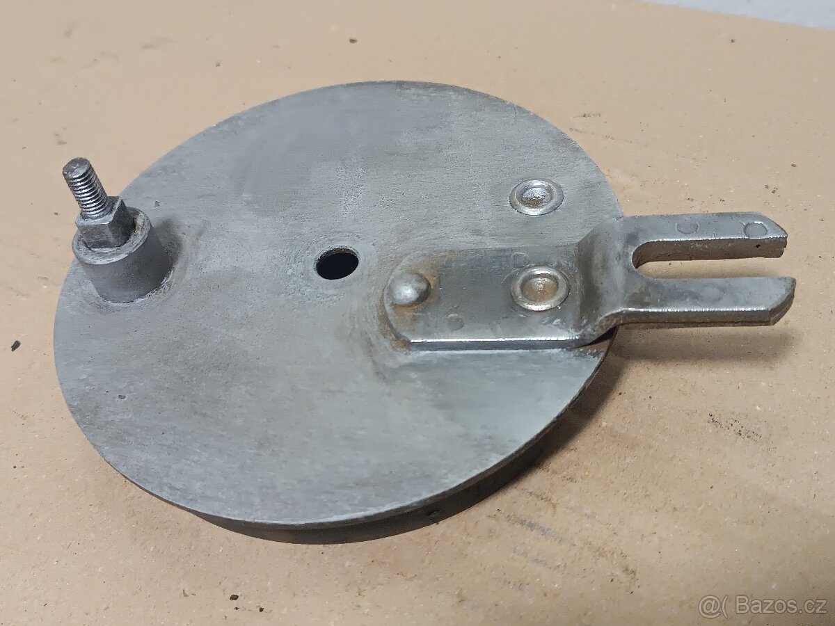 brzdový štít ČZ 175 předválečná - velký buben - 3