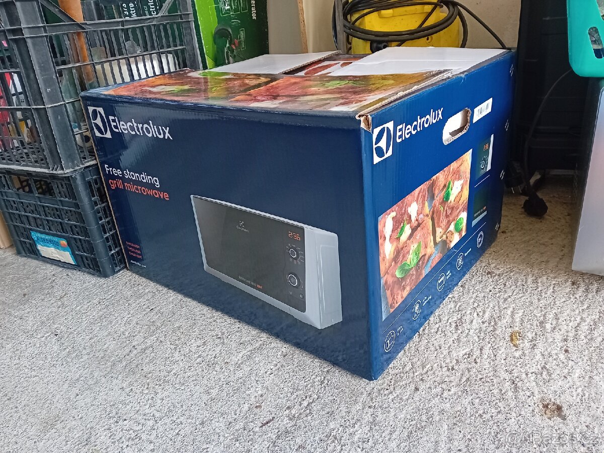 Mikrovlnka Electrolux EMS21400S i grilovani - 3