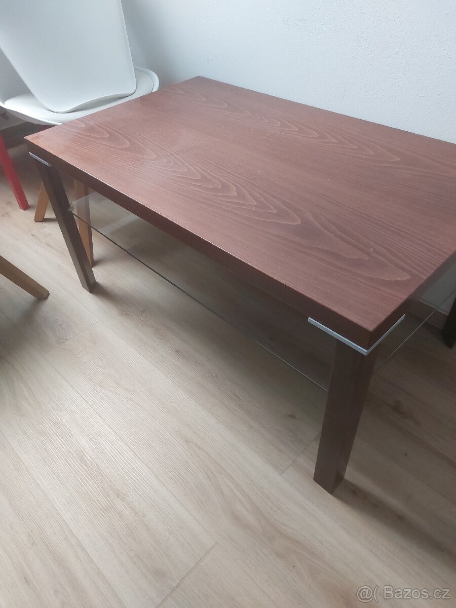 Dřevěný konferenční stolek - 3