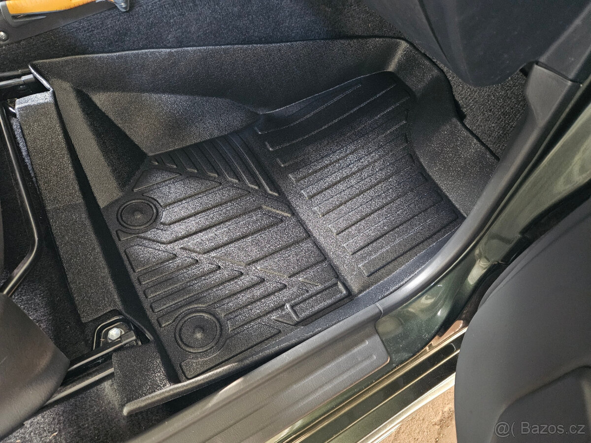 Suzuki Jimny , Samurai - gumové koberce, vaničky - 3