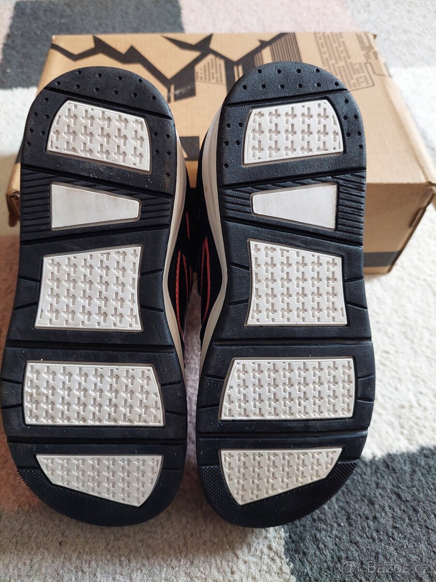 NOVÉ dívčí tenisky vel 33 - 3