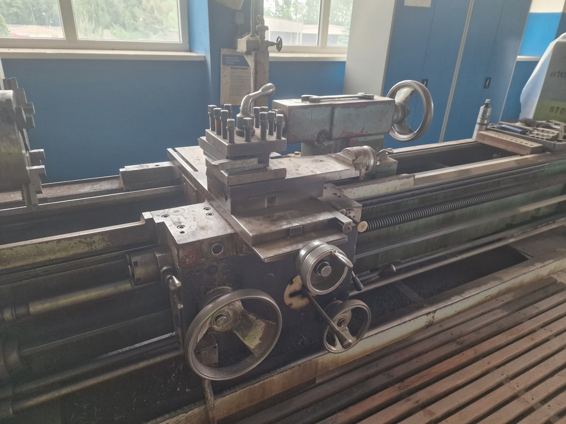 Hrotový soustruh SU 50A/2000 - 3