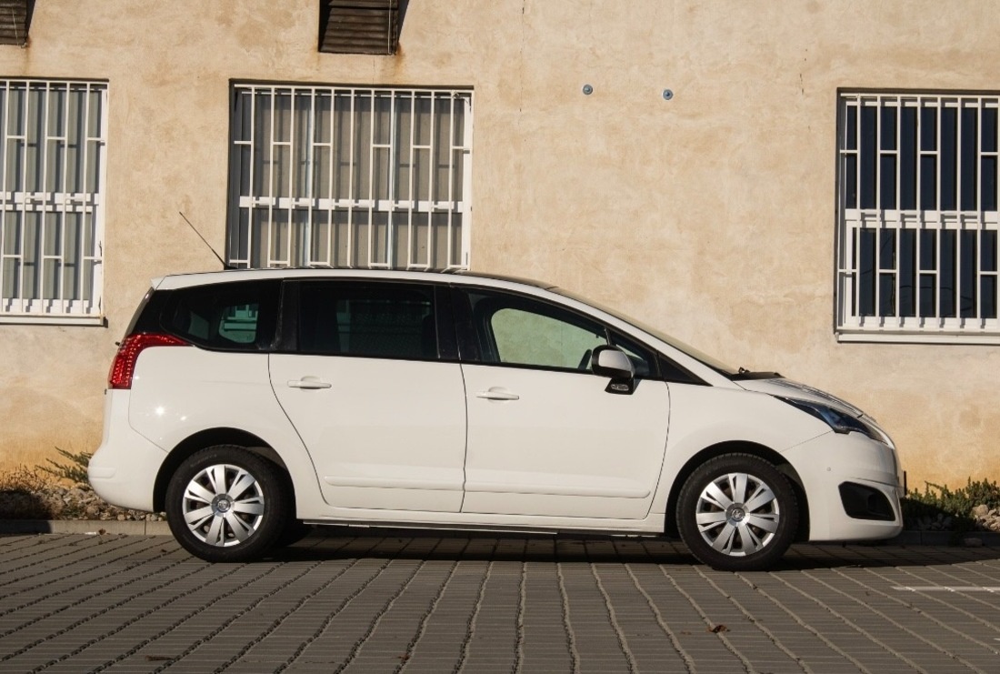 Peugeot 5008 2.0 HDi 110 kW - 3